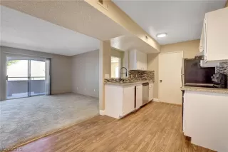 Photo #4: 2135267 Listing 