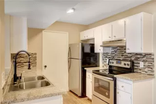 Photo #5: 2135267 Listing 