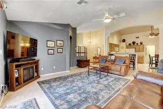 Photo #2: 2135268 Listing