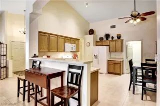 Photo #3: 2135268 Listing