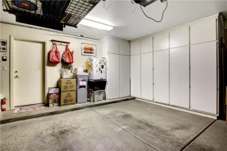 Photo #6: 2135268 Listing