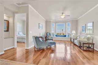 Photo #3: 2135382 Listing