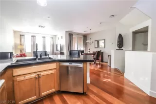 Photo #4: 2135389 Listing