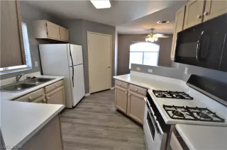 Photo #2: 2135428 Listing 