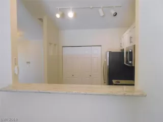 Photo #4: 2135512 Listing 