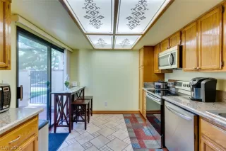 Photo #5: 2135538 Listing 