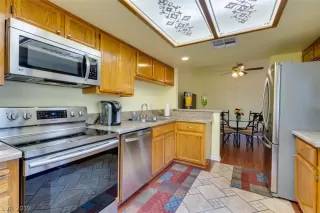 Photo #6: 2135538 Listing 