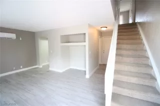 Photo #1: 2135569 Listing 