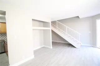 Photo #3: 2135569 Listing 