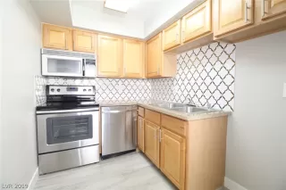 Photo #6: 2135569 Listing 