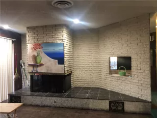 Photo #2: 2135631 Listing