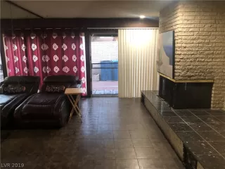 Photo #4: 2135631 Listing