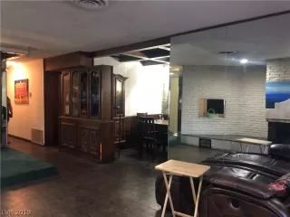 Photo #5: 2135631 Listing