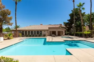 Photo #4: 2135640 Listing 