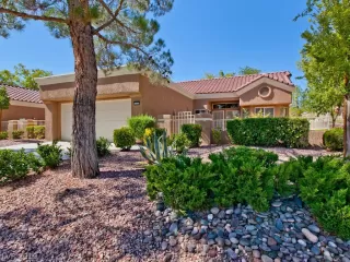 Photo #1: 2135647 Listing