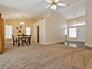 Photo #4: 2135647 Listing