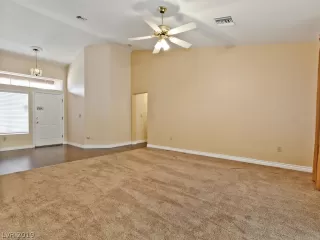 Photo #5: 2135647 Listing