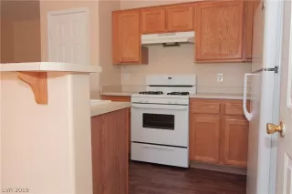 Photo #3: 2135653 Listing