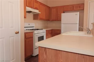 Photo #4: 2135653 Listing