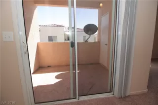 Photo #6: 2135653 Listing