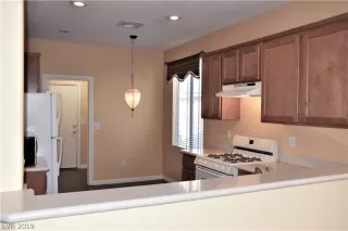 Photo #4: 2135655 Listing