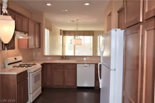 Photo #5: 2135655 Listing