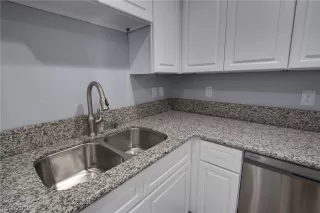 Photo #1: 2135706 Listing 