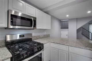 Photo #2: 2135706 Listing 