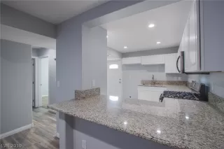 Photo #3: 2135706 Listing 