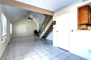 Photo #2: 2135719 Listing