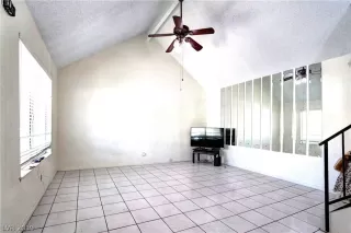 Photo #3: 2135719 Listing