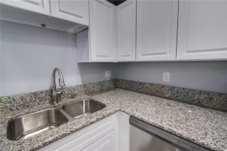 Photo #2: 2135731 Listing 