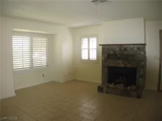 Photo #5: 2135752 Listing