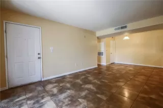 Photo #5: 2135770 Listing