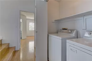 Photo #4: 2135826 Listing