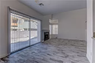 Photo #5: 2135826 Listing