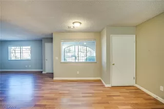 Photo #2: 2135834 Listing 