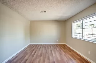 Photo #5: 2135834 Listing 