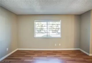 Photo #6: 2135834 Listing 