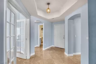 Photo #4: 2135862 Listing