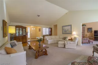 Photo #4: 2135876 Listing