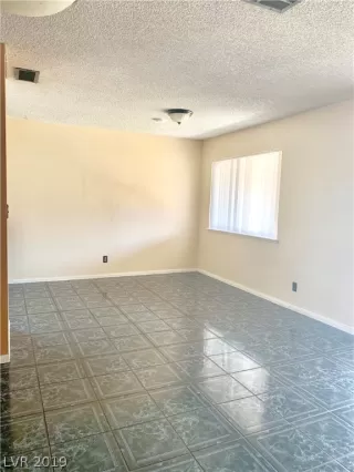 Photo #3: 2135914 Listing 