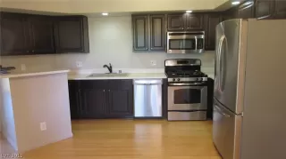 Photo #4: 2135915 Listing