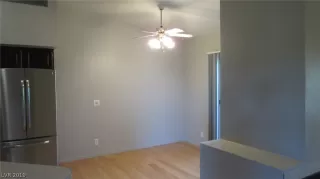 Photo #6: 2135915 Listing