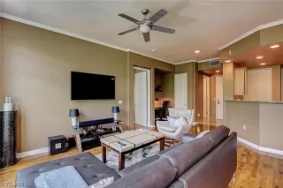 Photo #3: 2135940 Listing