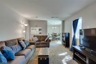 Photo #4: 2135945 Listing 