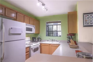 Photo #4: 2135954 Listing