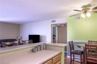 Photo #5: 2135954 Listing