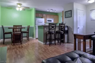 Photo #6: 2135954 Listing