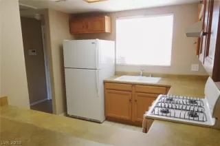 Photo #5: 2135965 Listing